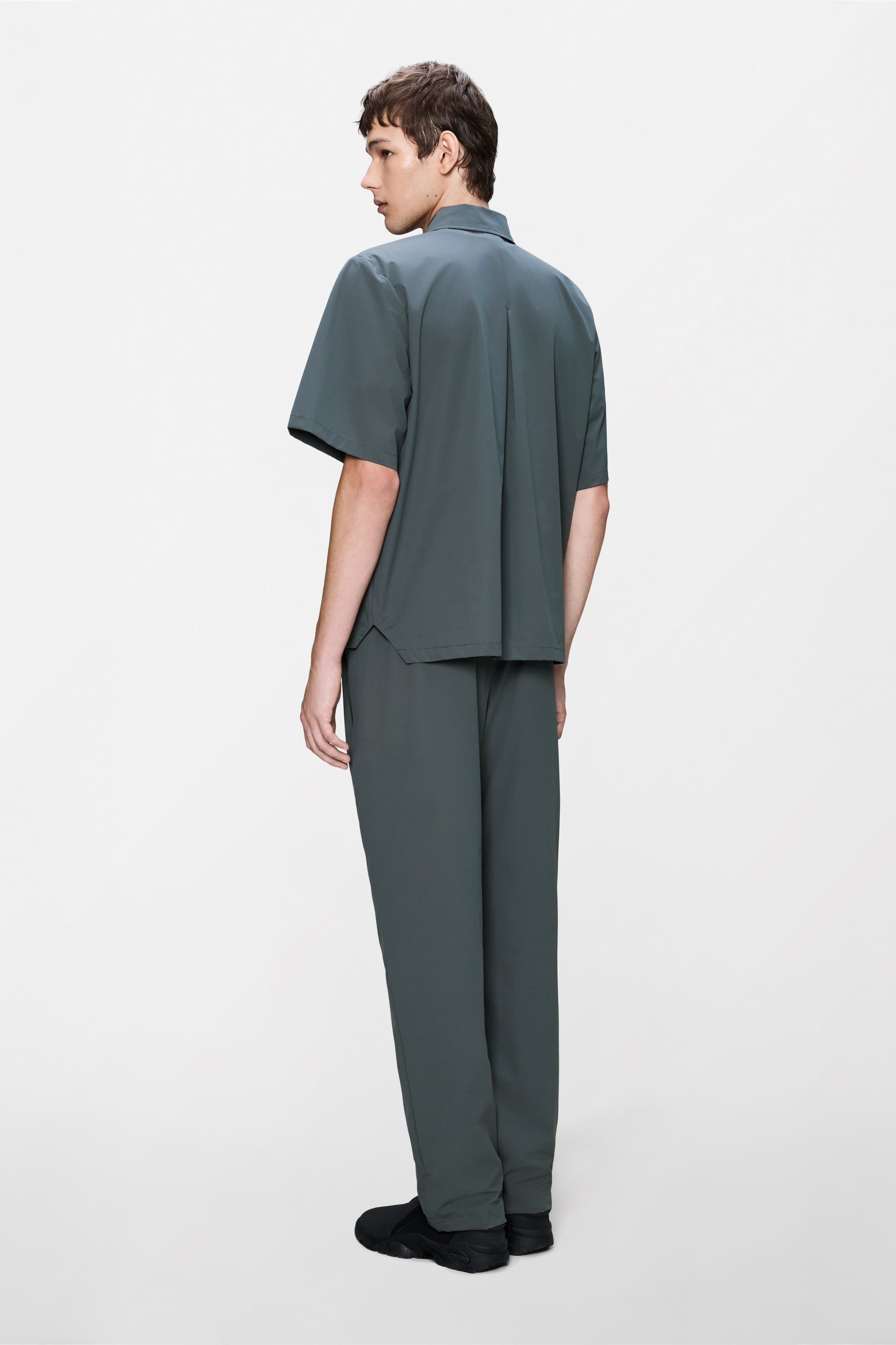 RAINS Mito Short Sleeve Shirt Dark Grey Short Sleeve