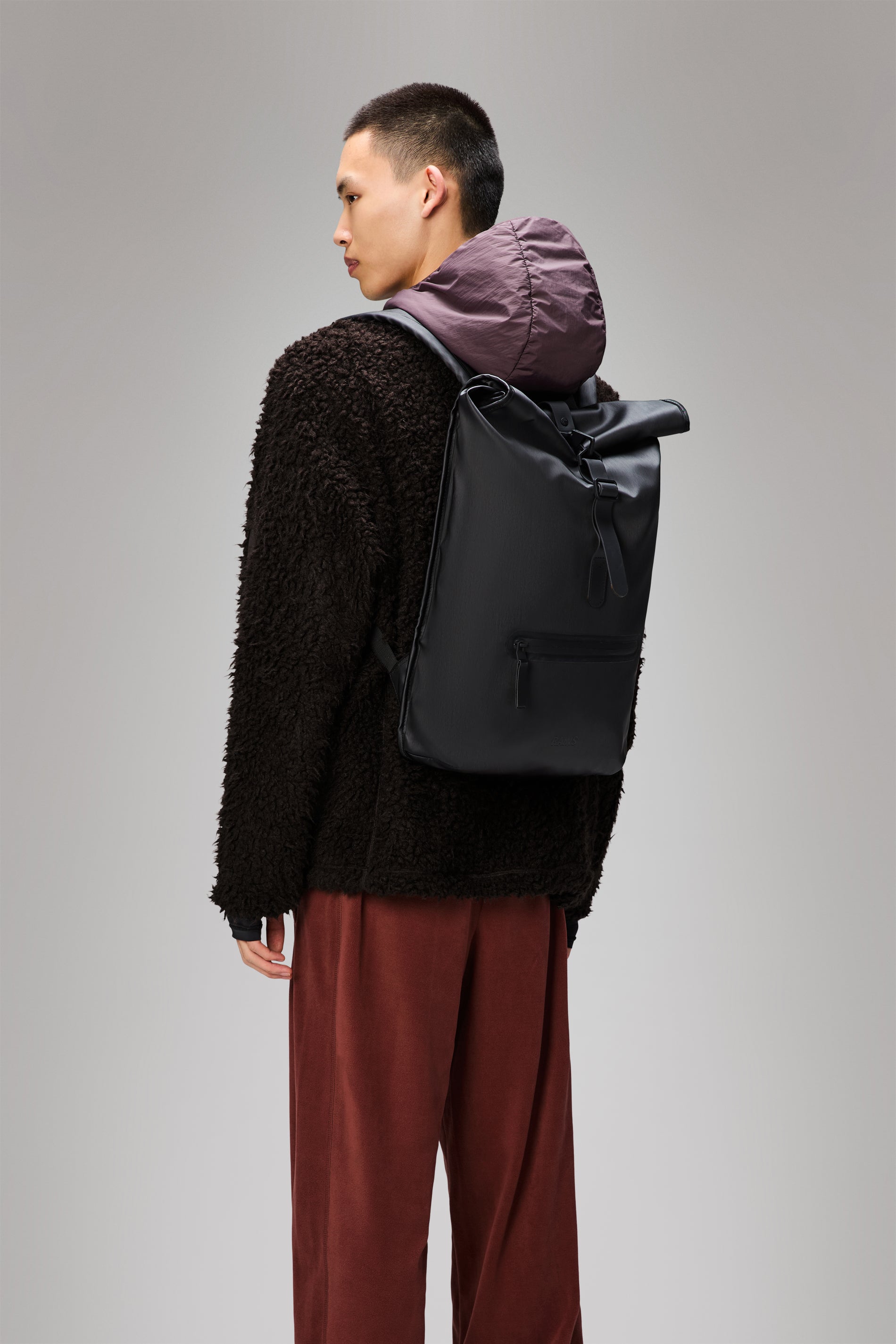 RAINS Rolltop Rucksack Black Grain 17L H60 x D11 x W32 cm Backpack
