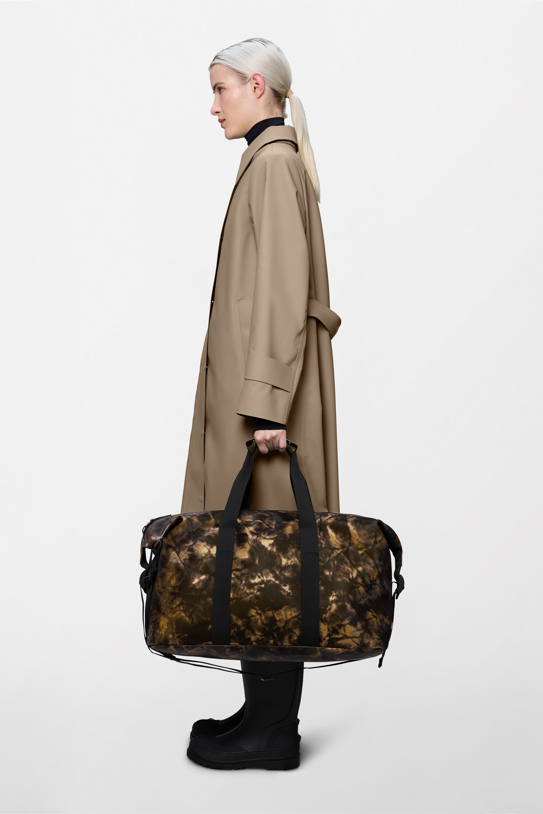 RAINS Hilo Weekend Bag Muddy Weekender