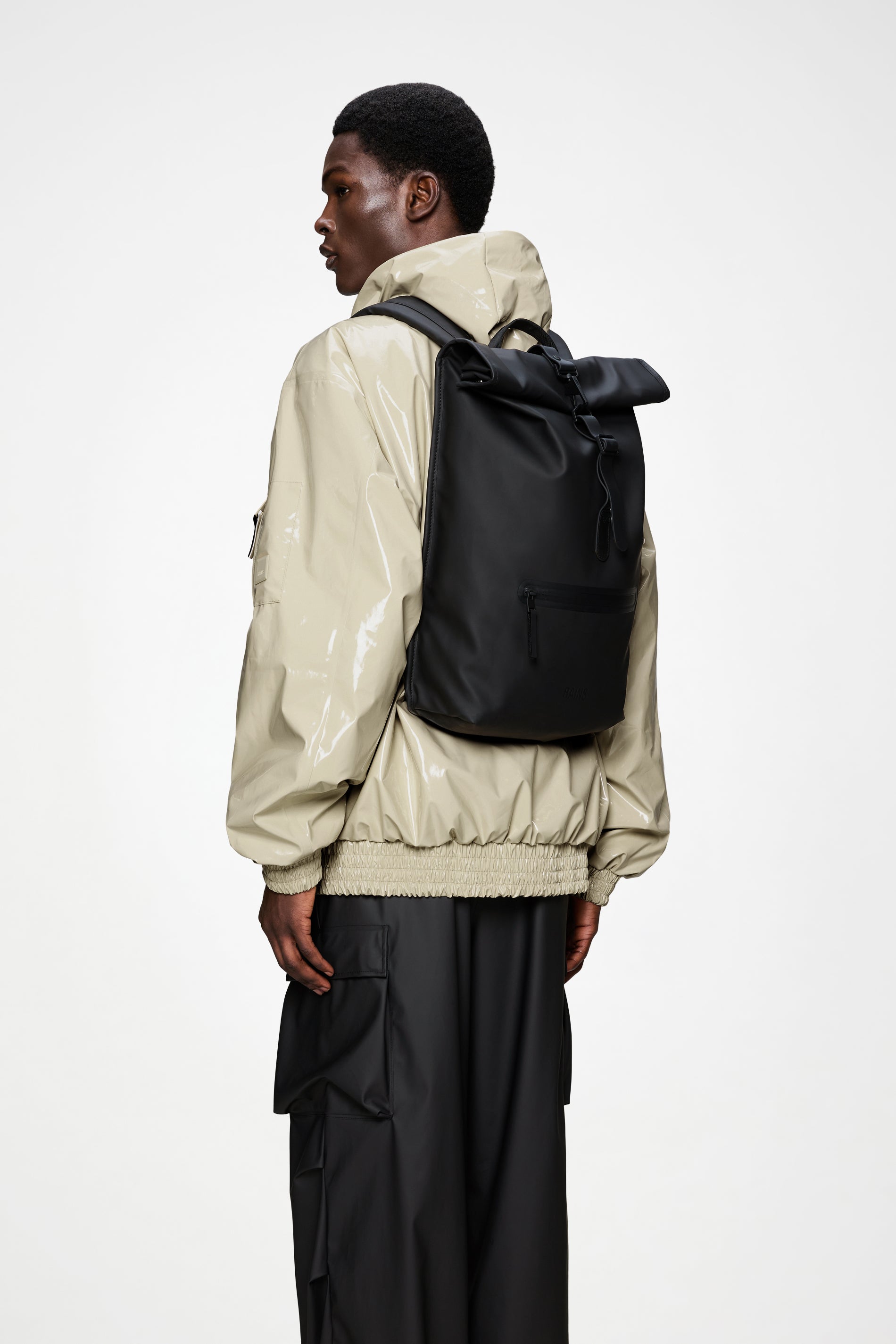 RAINS Rolltop Rucksack Black 19L H48 x D11 x W32 cm Backpack