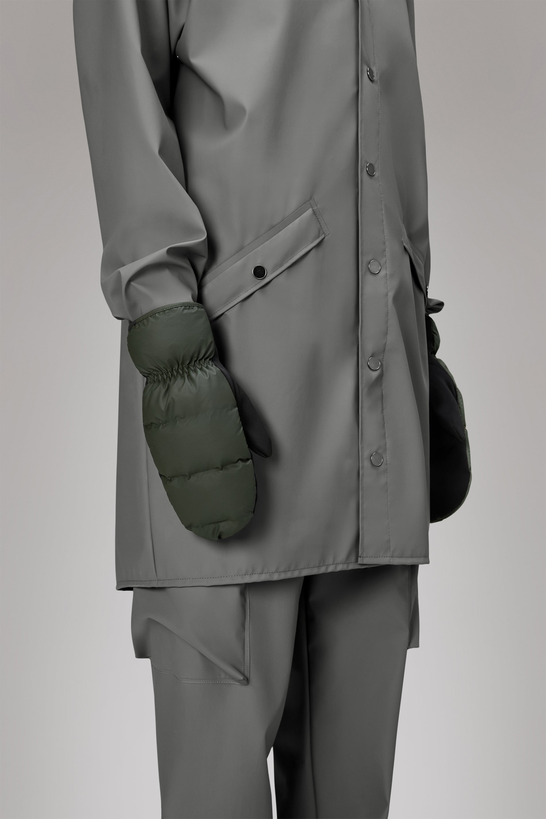 RAINS Lohja Puffer Mittens Green Gloves
