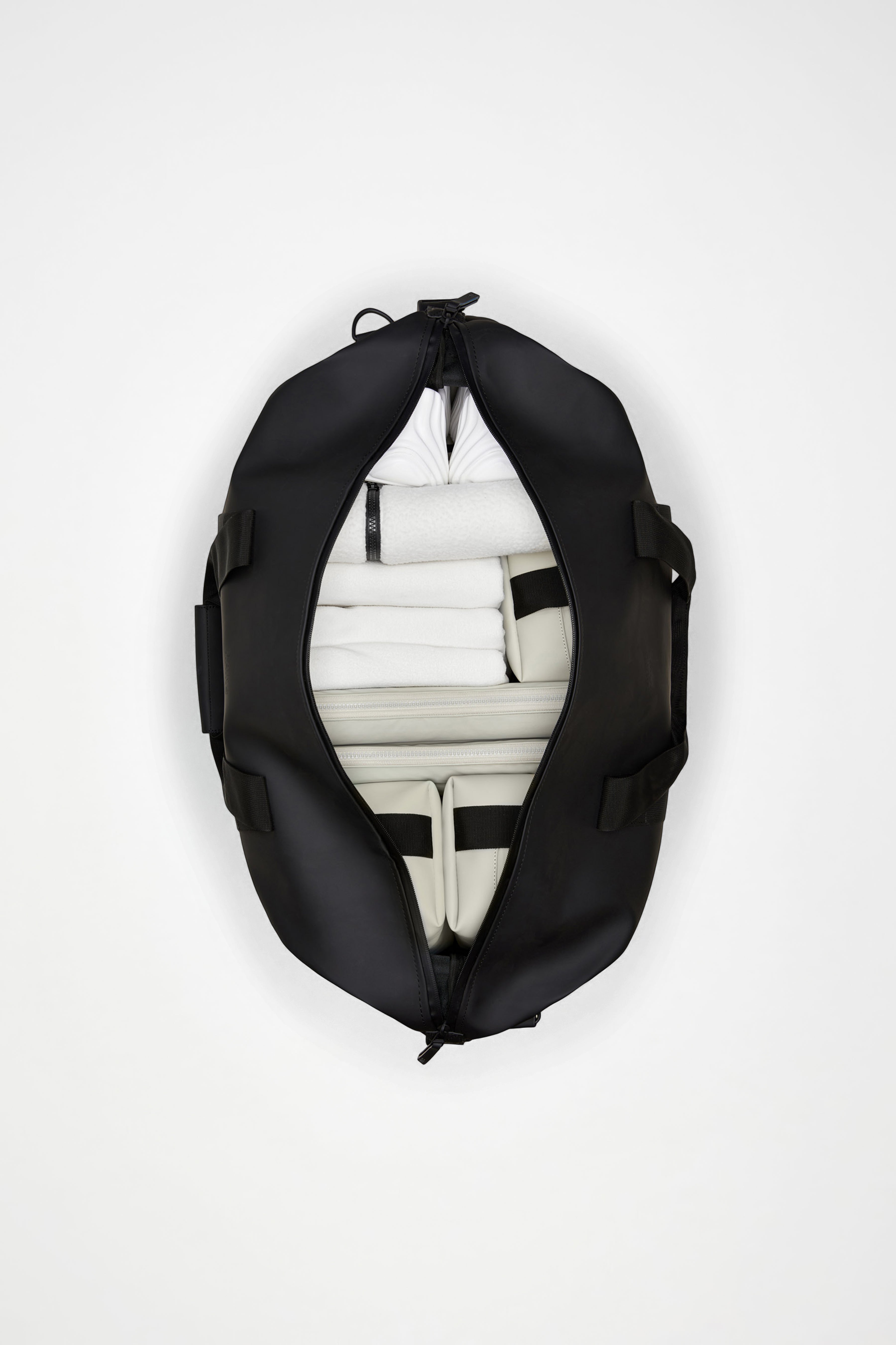 RAINS Hilo Weekend Bag Navy 36L H27 x D26 x W52 cm Weekender