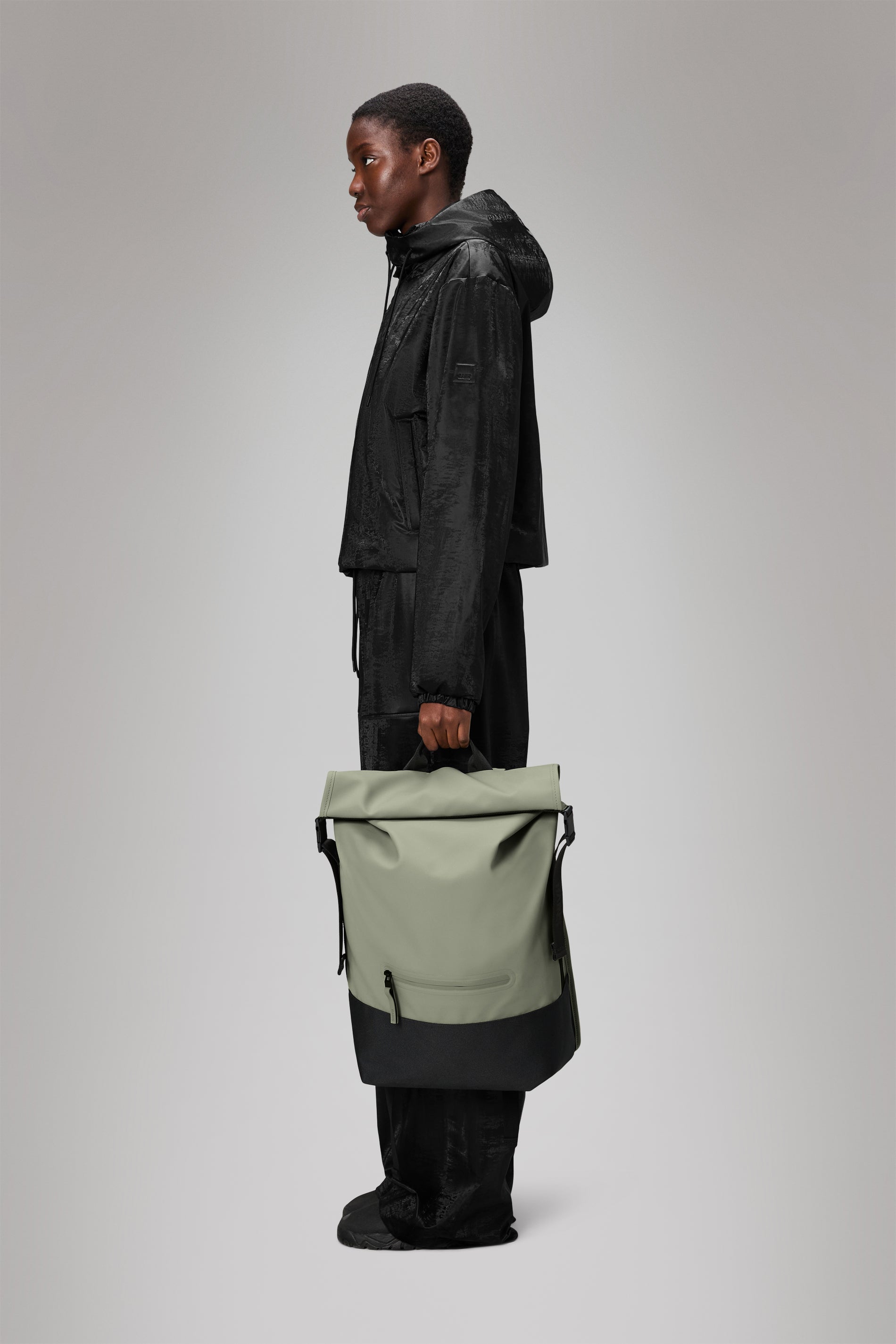 RAINS Trail Rolltop Backpack Drift 22L H47 x D13 x W36 cm Backpack