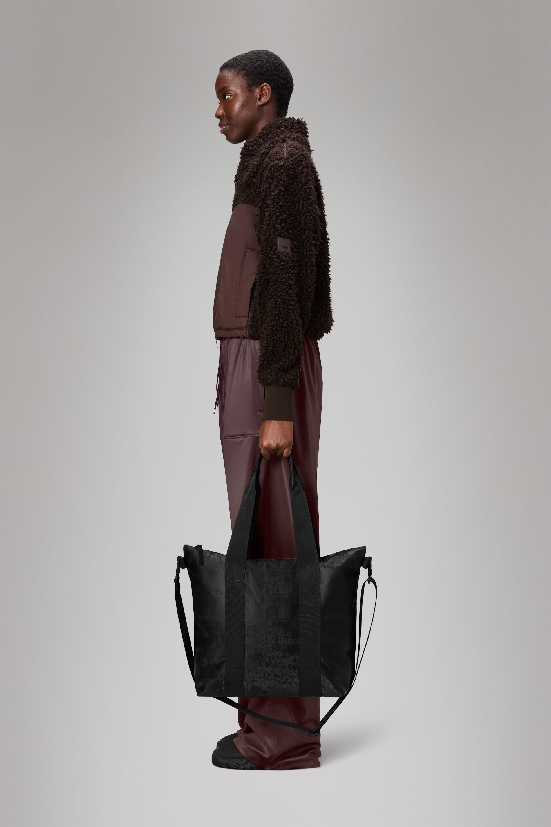 RAINS Tote Bag Mini Coal 16L H36 x D13 x W40 cm Tote