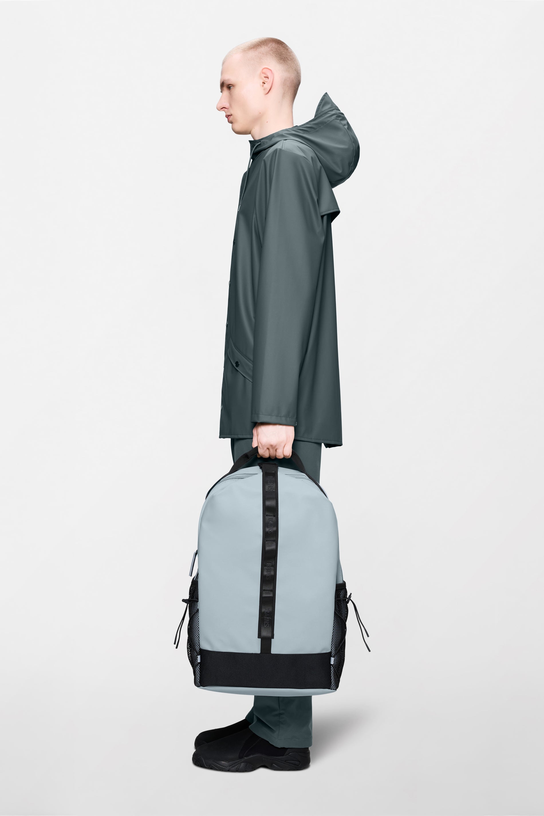 RAINS Trail Clip Front Backpack Pool 27L H52 x D16.50 x W35 cm Backpack