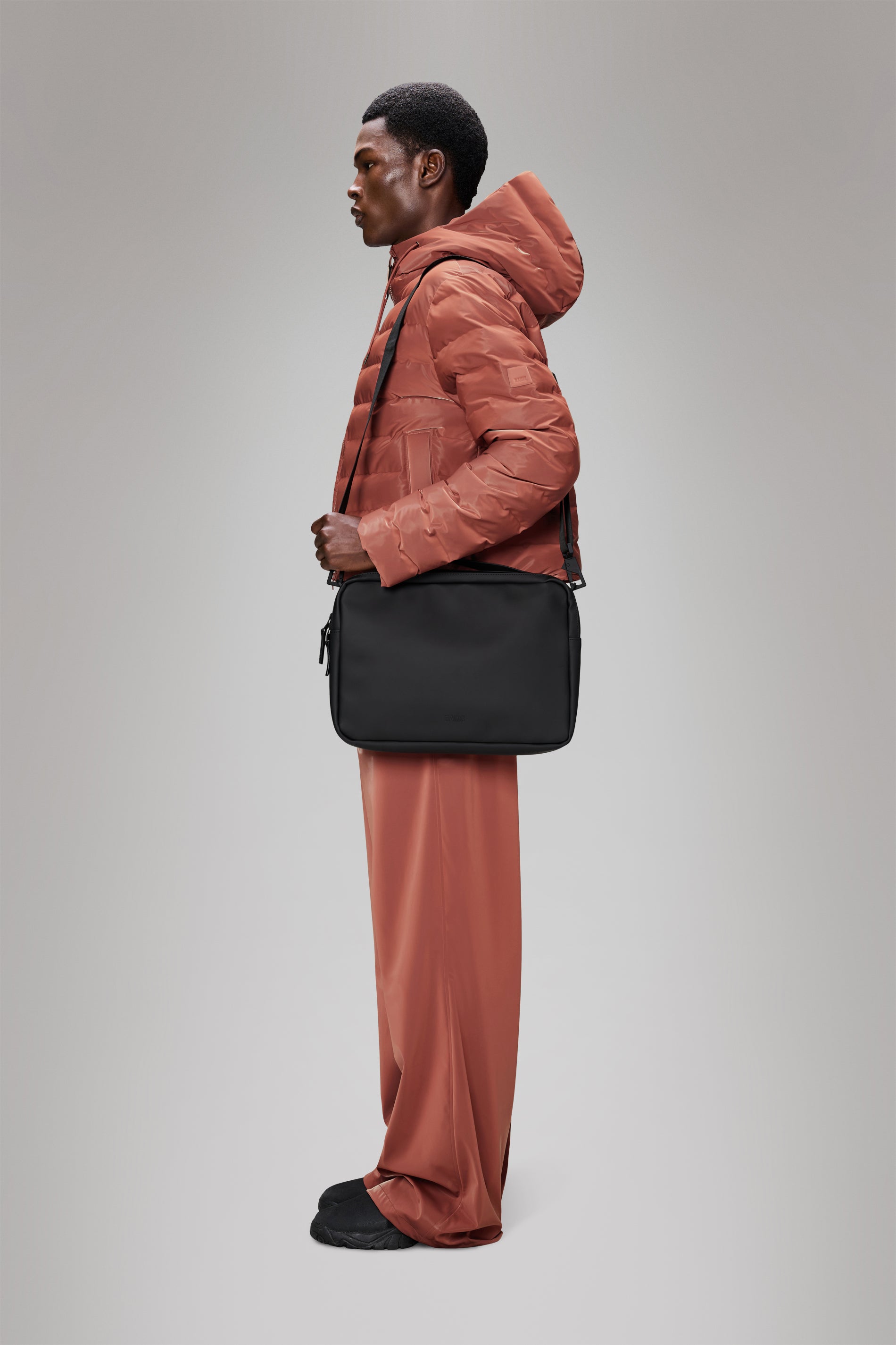 RAINS Laptop Bag 13″/14″ Black 4.80L H25 x D5.50 x W35 cm Laptop bag