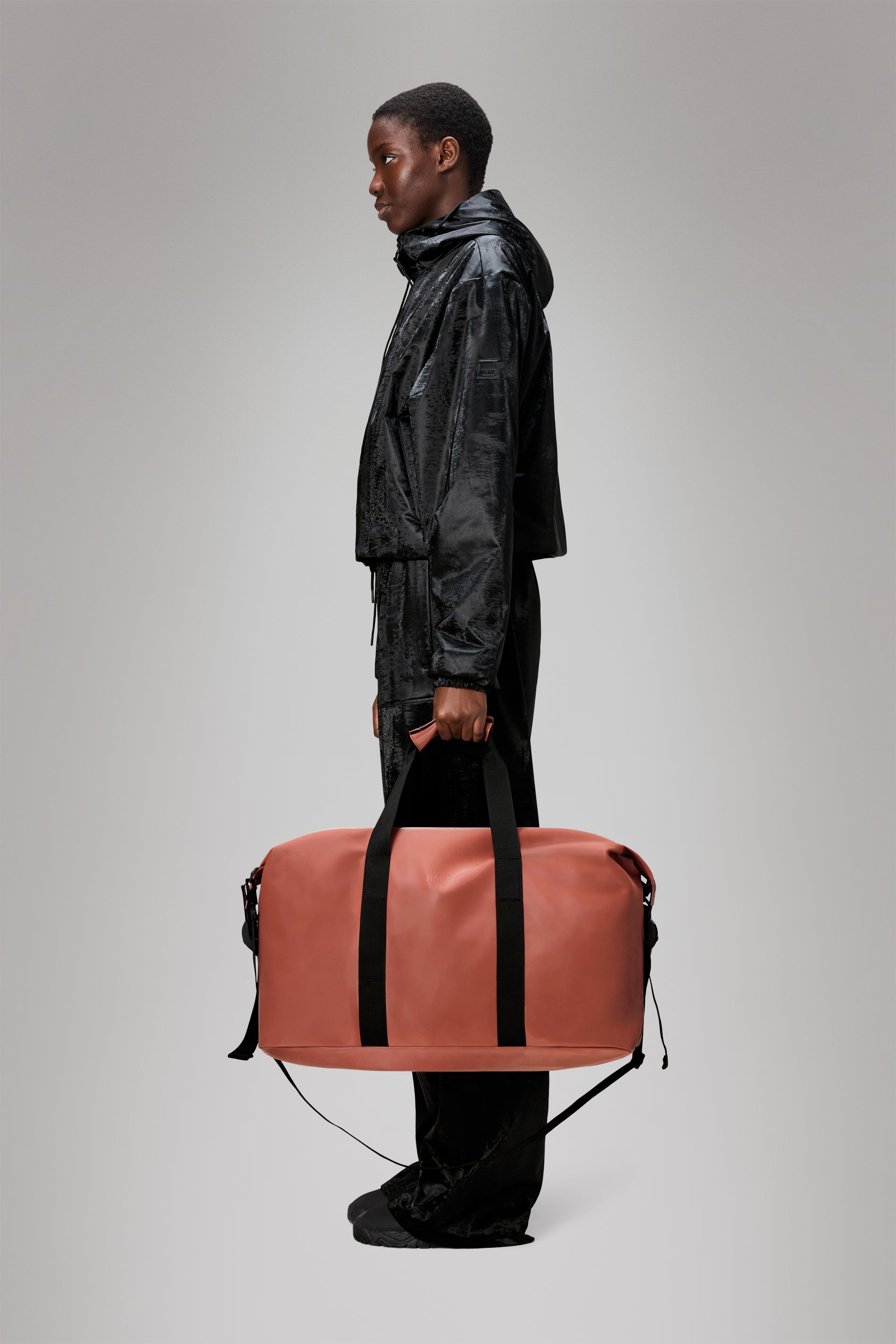 RAINS Hilo Weekend Bag Honor 36L H35 x D26 x W62 cm Weekender