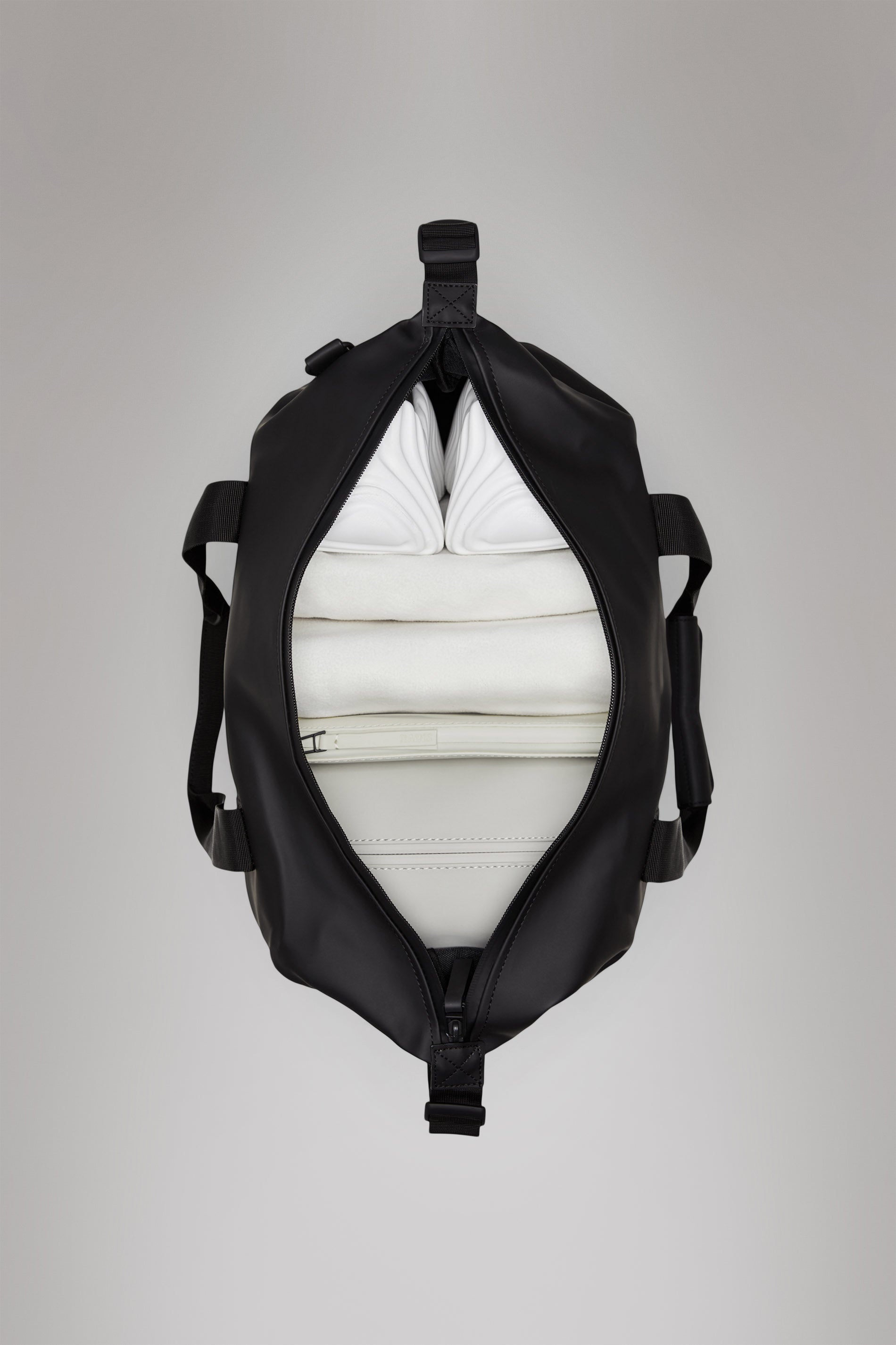 RAINS Hilo Weekend Bag Small Beige 18L H29 x D18 x W50 cm Weekender