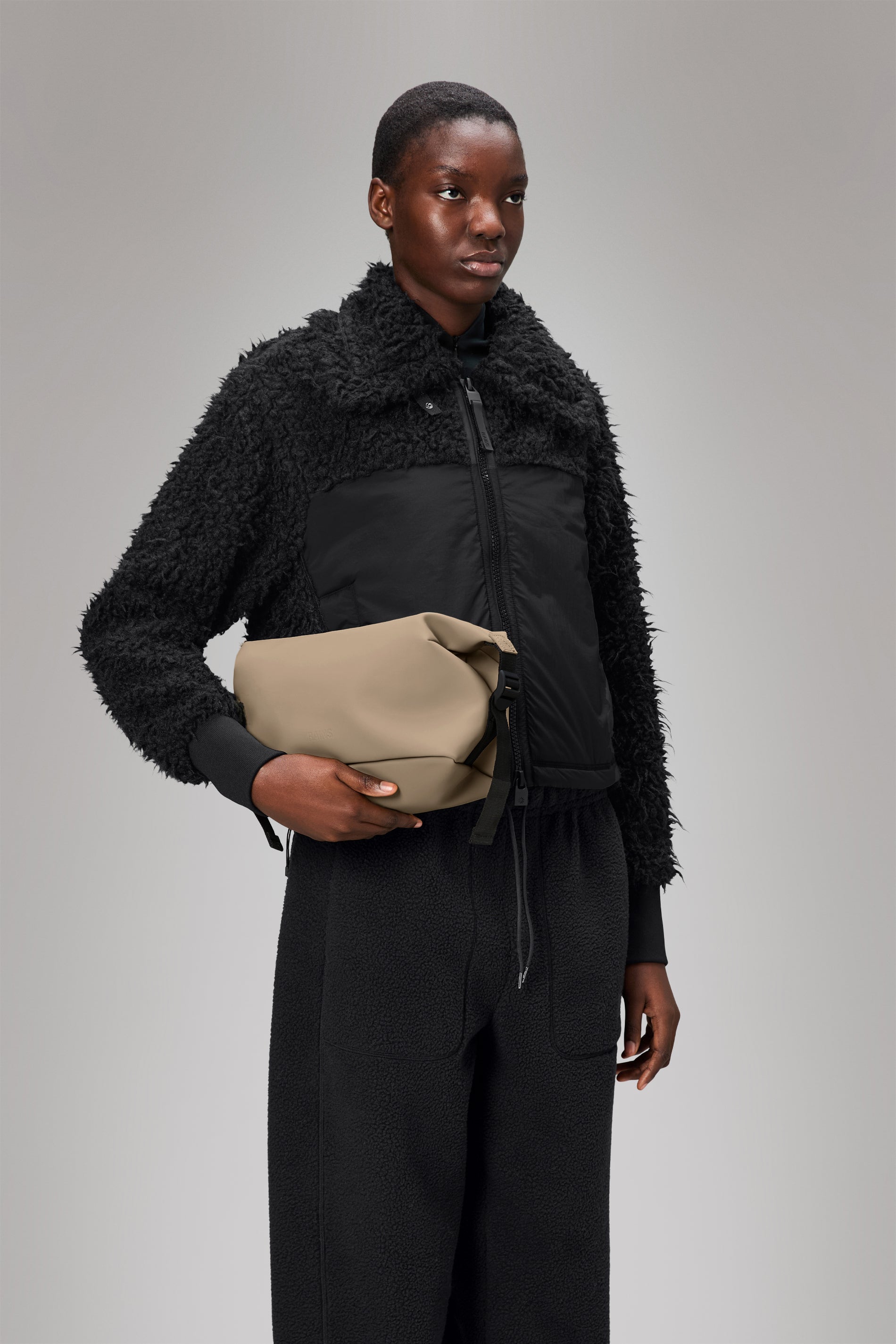 RAINS Hilo Wash Bag Beige 4.40L H18 x D12 x W26 cm Wash Bag