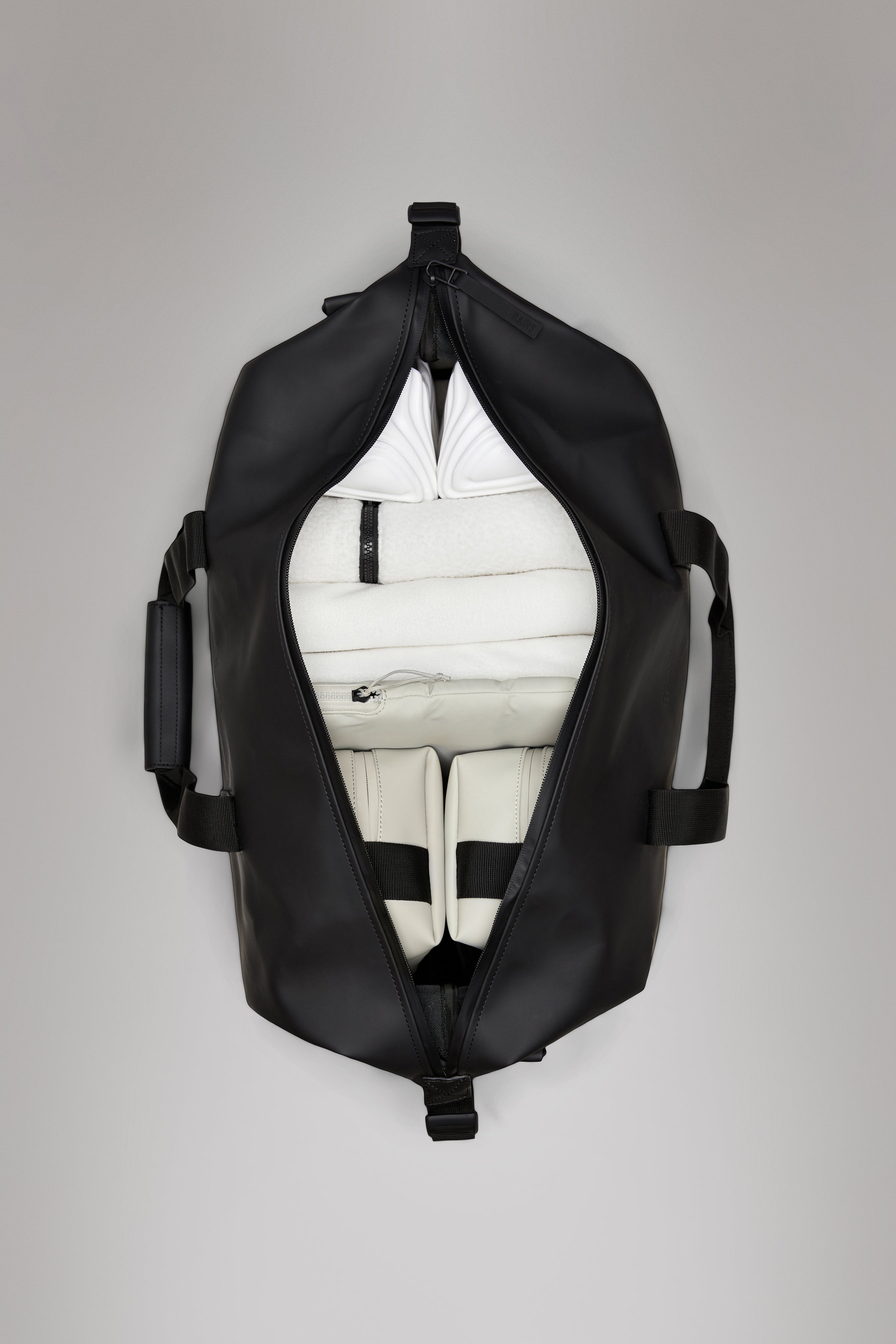 RAINS Hilo Weekend Bag Large Green 47L H40 x D27 x W70 cm Weekender